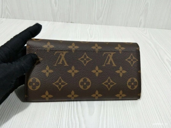 WIS VUITTON SARAH LOUIS WALLET 0306